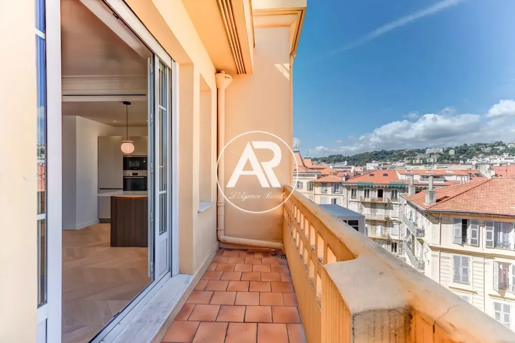 Balcon - Appartement Rénové avec Balcons au Carré d'Or à Nice