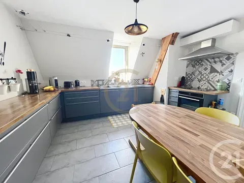 Cucina - Duplex Apartment with Rooftop View in Belfort