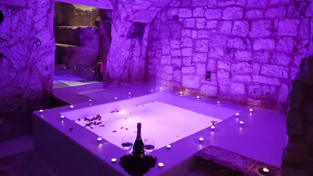 Toad - Rustic Complex with Pool in Ostuni