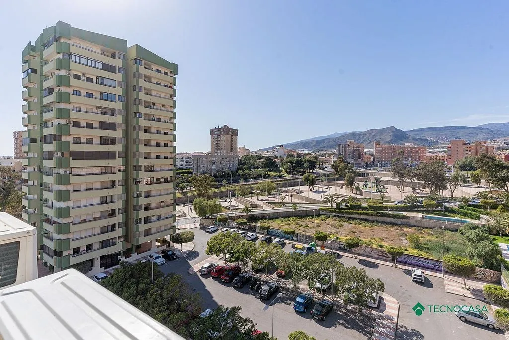 Rõdu - Modernised Apartment with Balcony in Aguadulce Sur