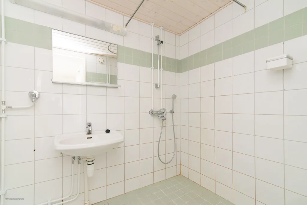 Salles de bain - Triplex with Garden in Ahtiala, Lahti