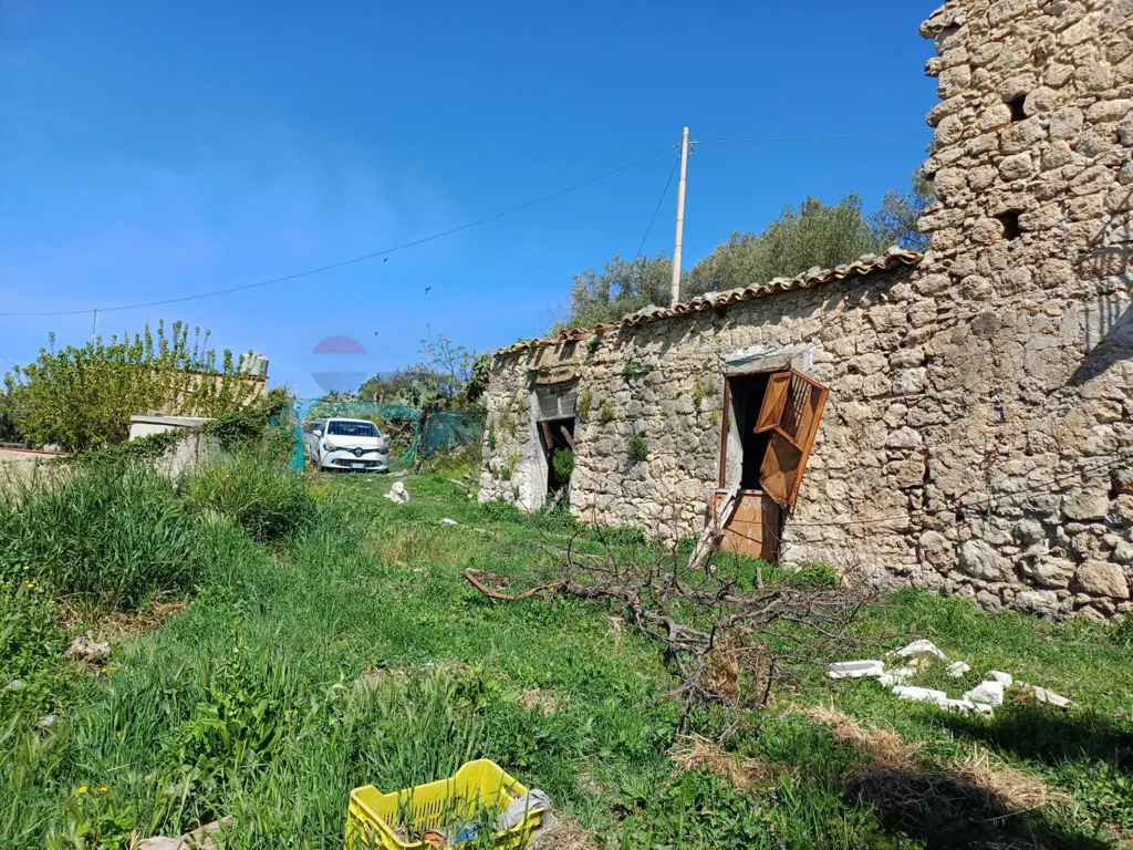 Exterior - Rustic Ruin with Panoramic View in Favara