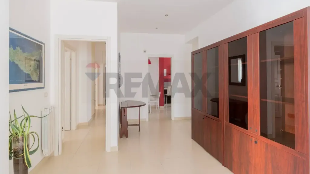 Esik - Rustic-Style Apartment with Balcony in Palermo