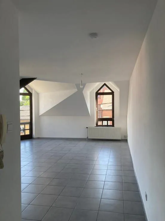 Elutuba - Bright Flat Near Wavre Centre