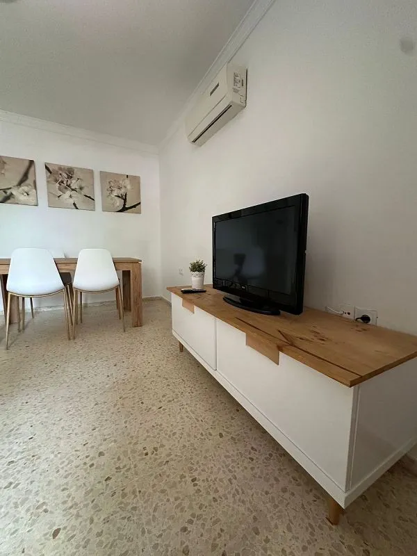 Elutuba - Semi-Detached House with Terrace in South