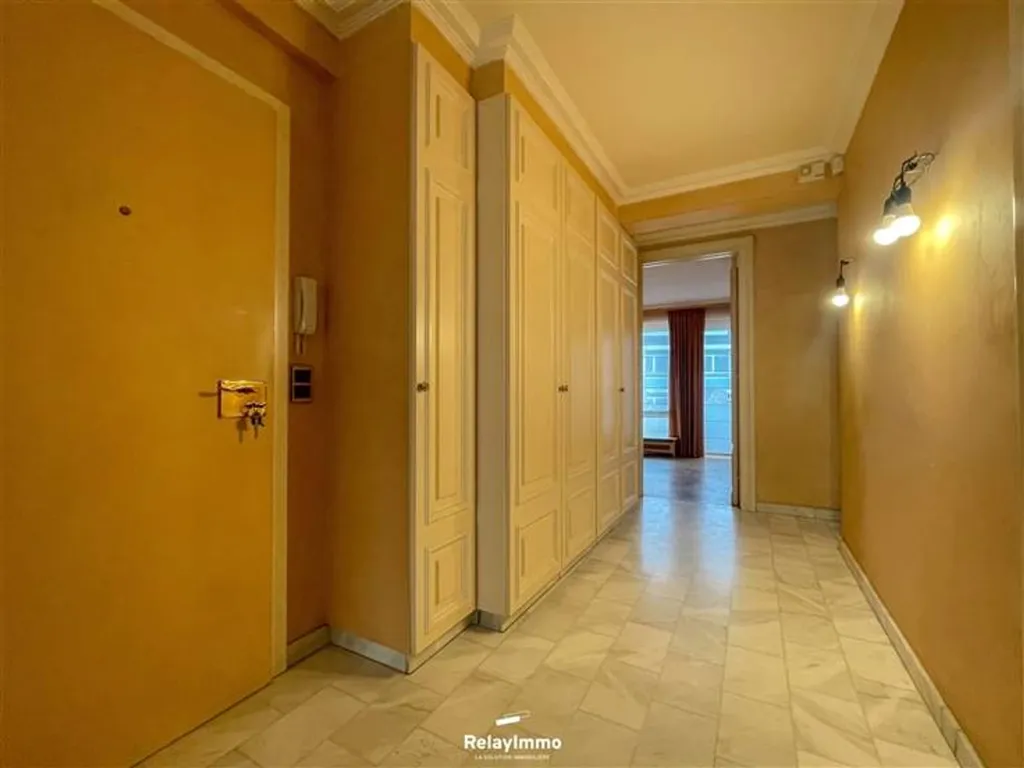 hallway_entrance