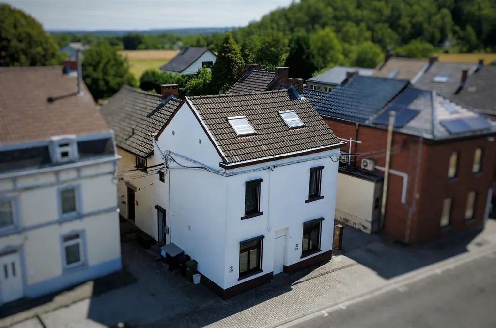Õhuvaade - Three-Bedroom House in Roselies