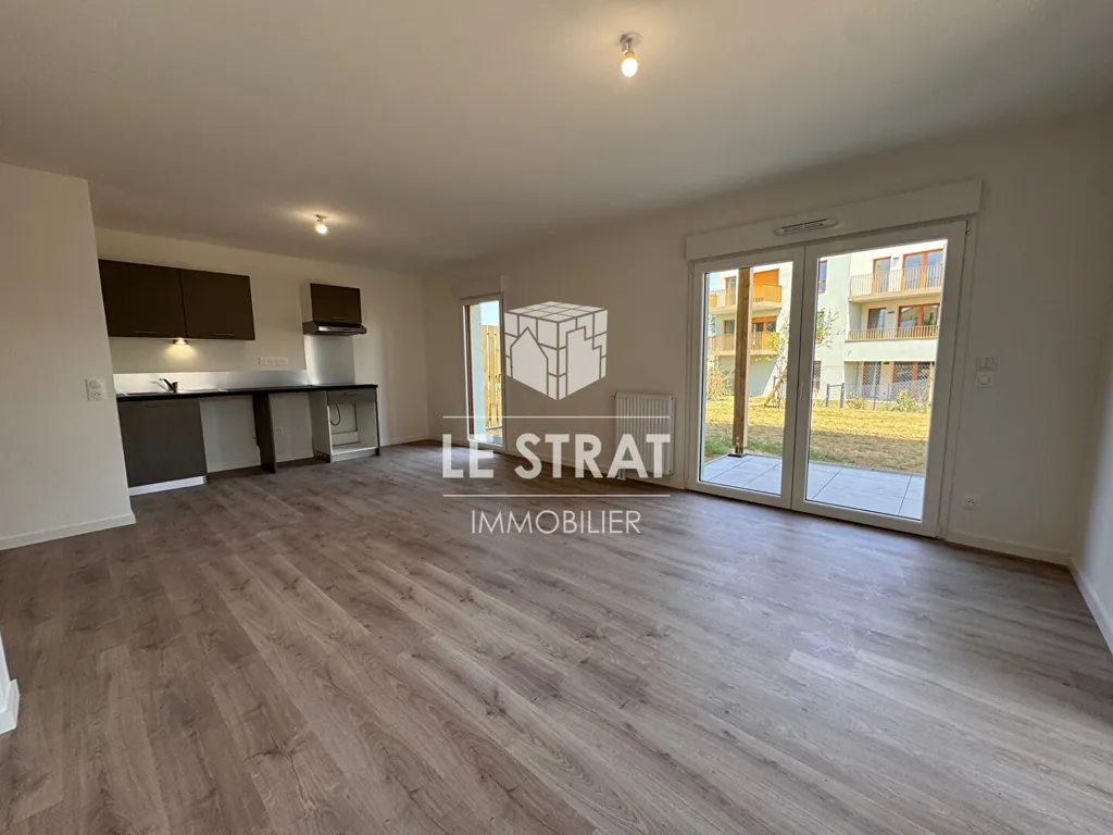 Séjour - Appartement 3 Pièces avec Terrasse à Épron