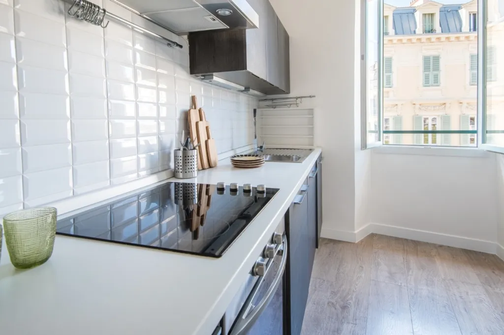 Cucina - Apartment with Balcony in Nice Carré d'Or