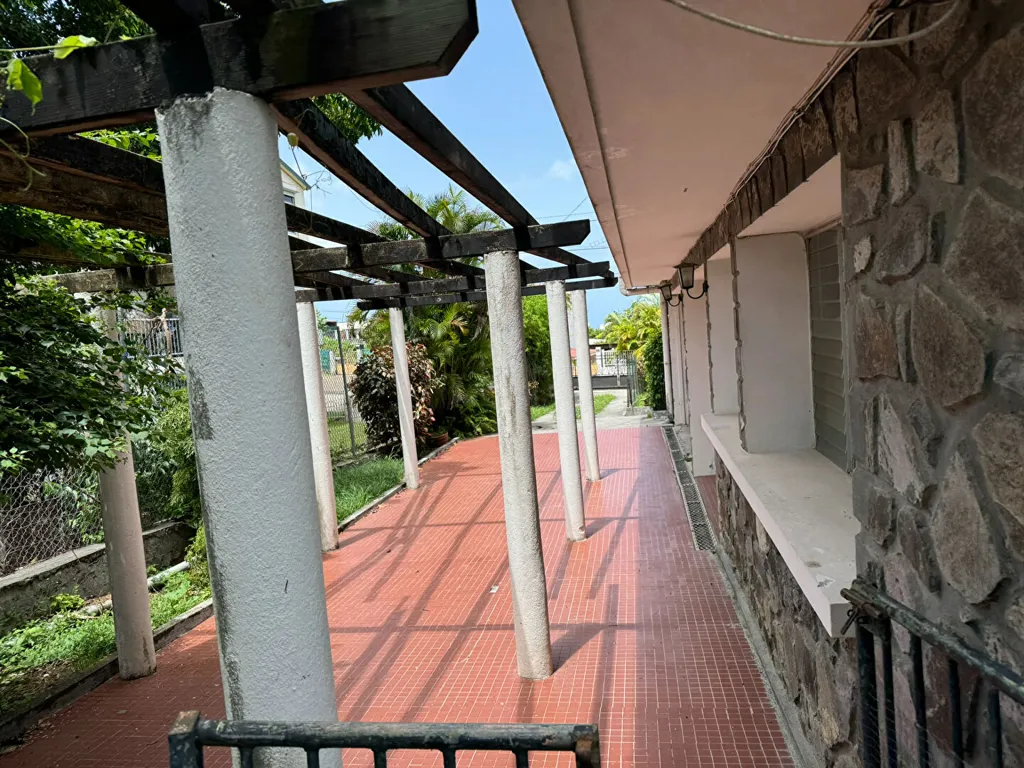Terrace - Traditional House with Terraces in Schoelcher