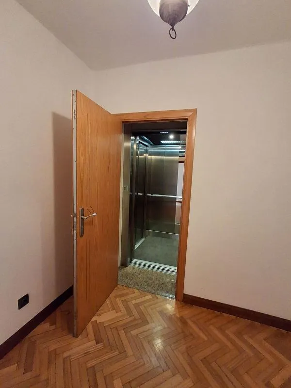 Entrée - Duplex with Terrace in Ferrol's Heart