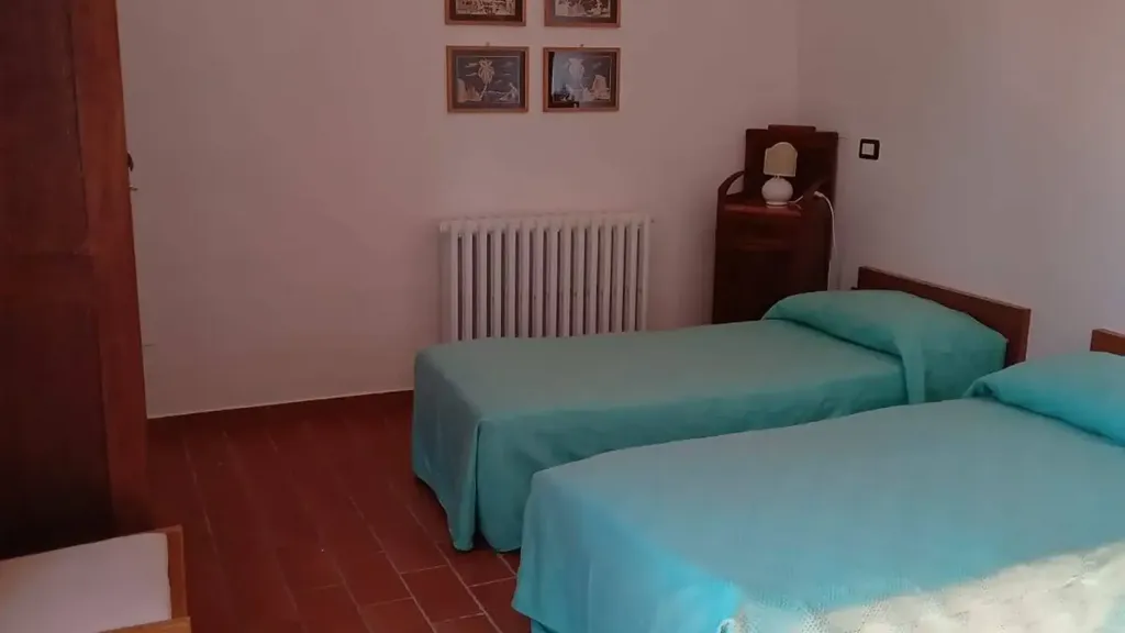 Chambres - Armed Trilocale with Garden in Jesi