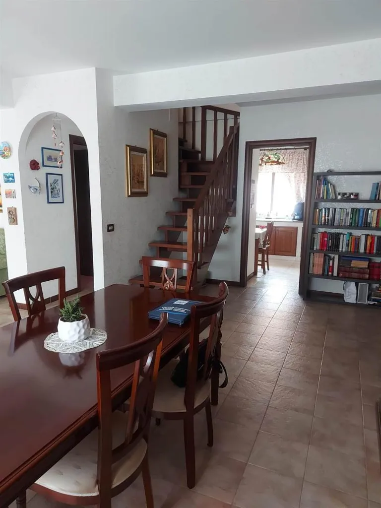 Salle à manger - Spacious Apartment with Balconies in Messina