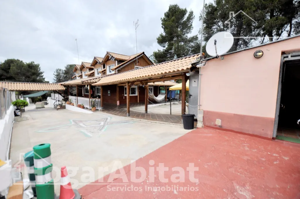 Jardin - Semi-New Chalet with Terrace in Monserrat
