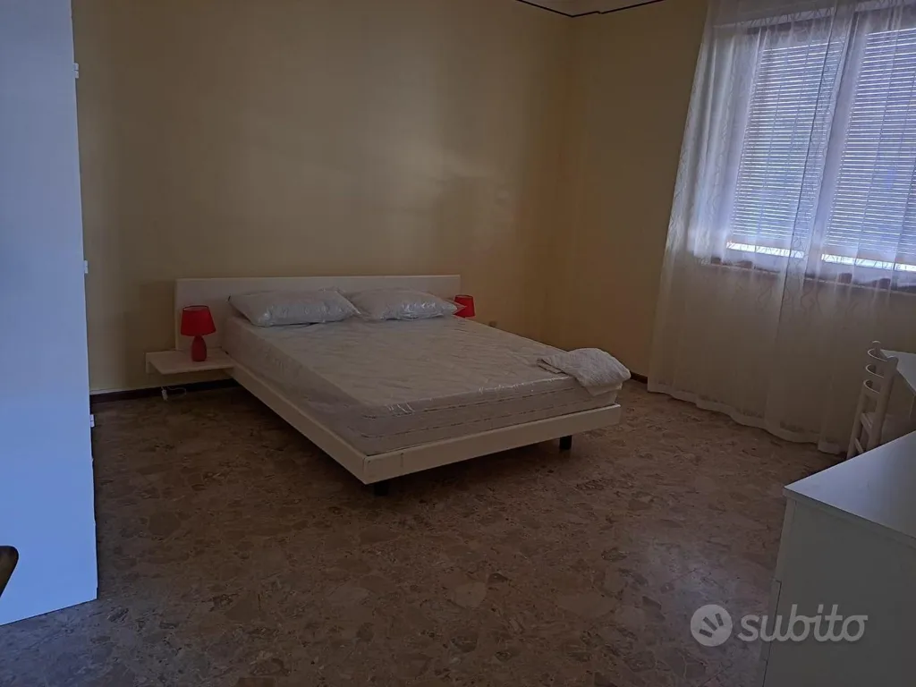 Magamistoad - Spacious Room with Balcony in Central Zone