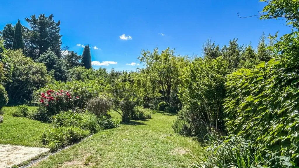 Jardin - Mas Rénové avec Piscine Chauffée près d'Uzès