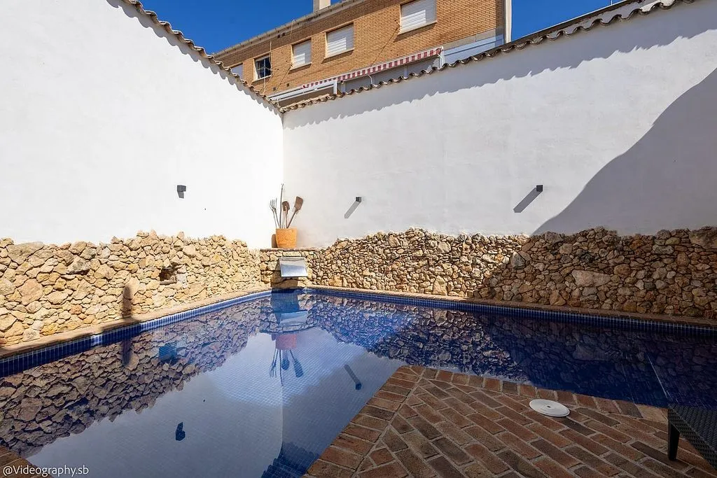 Bassein - Semi-detached House with Pool in Valdepeñas