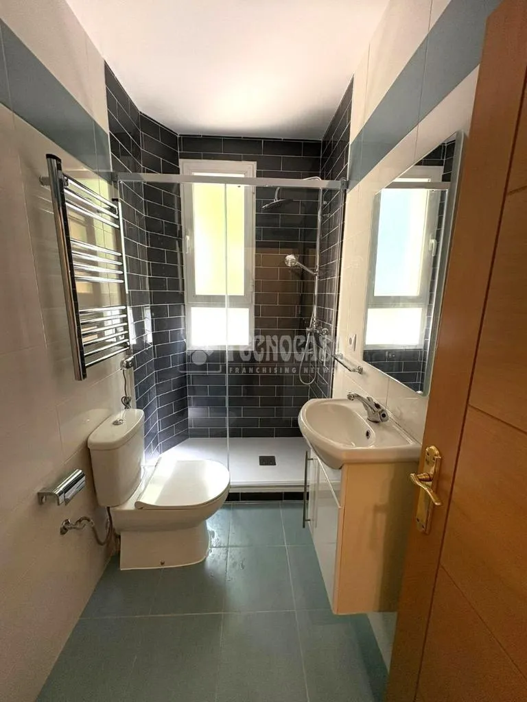 Vannitoad - Reformed Flat with Balcony in Usera