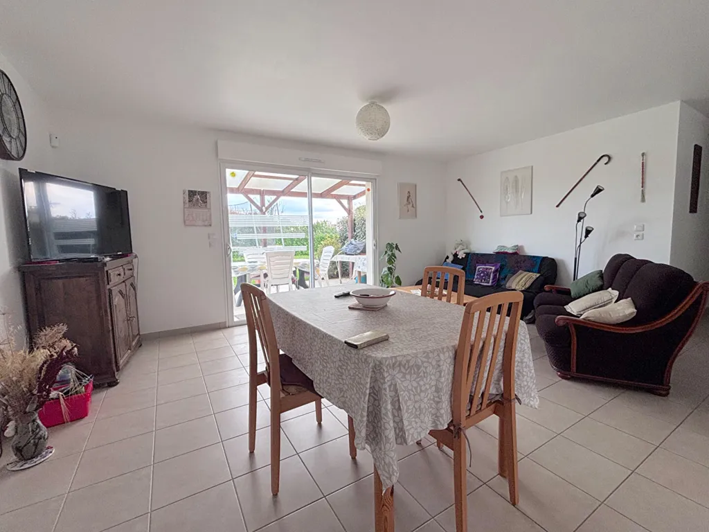 Sala da pranzo - Contemporary Flat-Plan House with Garden in Corme-Écluse
