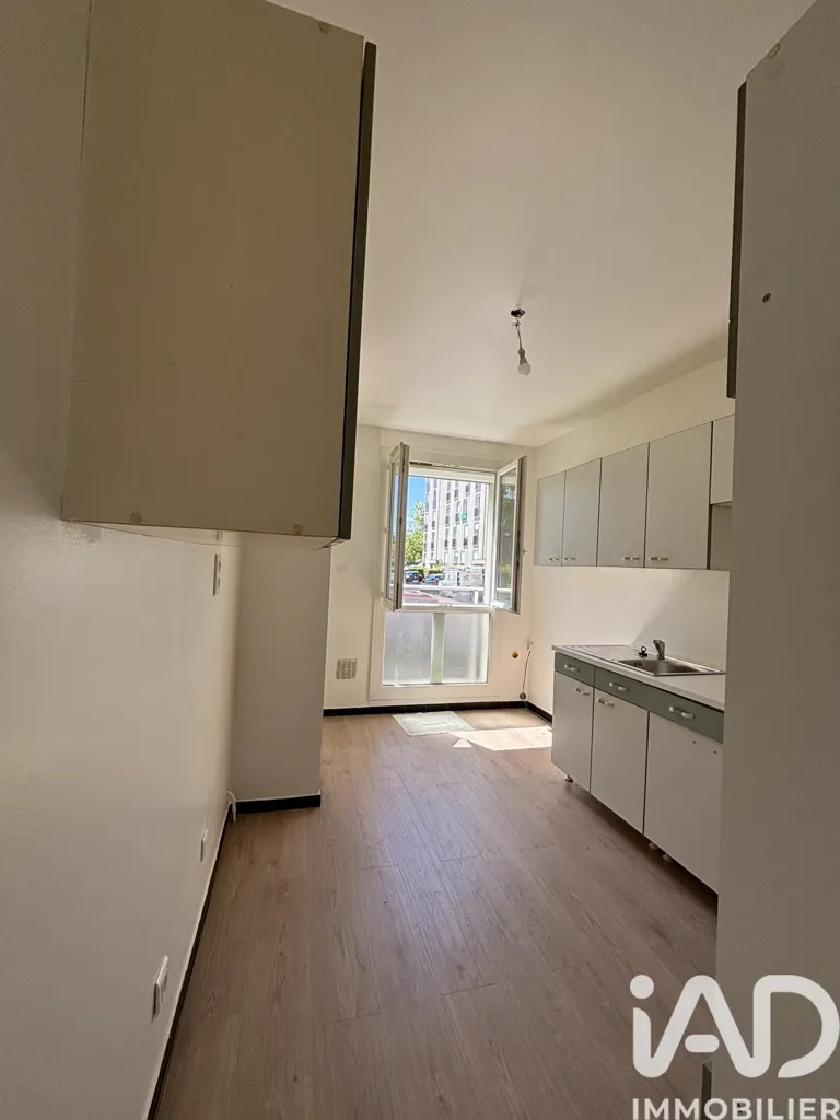 Köök - Refurbished Flat with Parking in La Croix Blanche