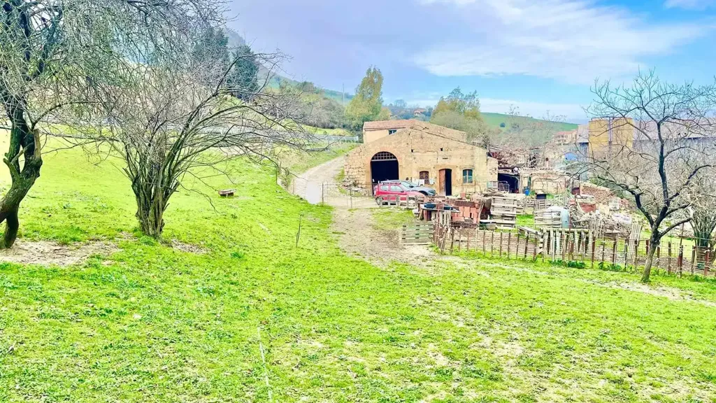 Aed - Rustic Villa with Private Garden in Enna