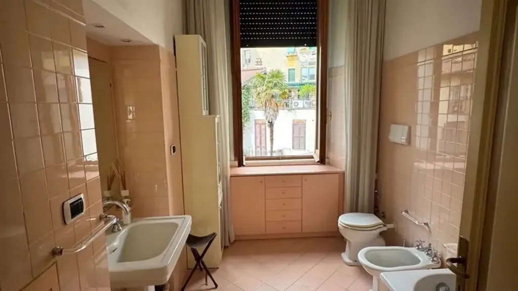 Salles de bain - Fully Furnished Flat in Historic Building, Terni