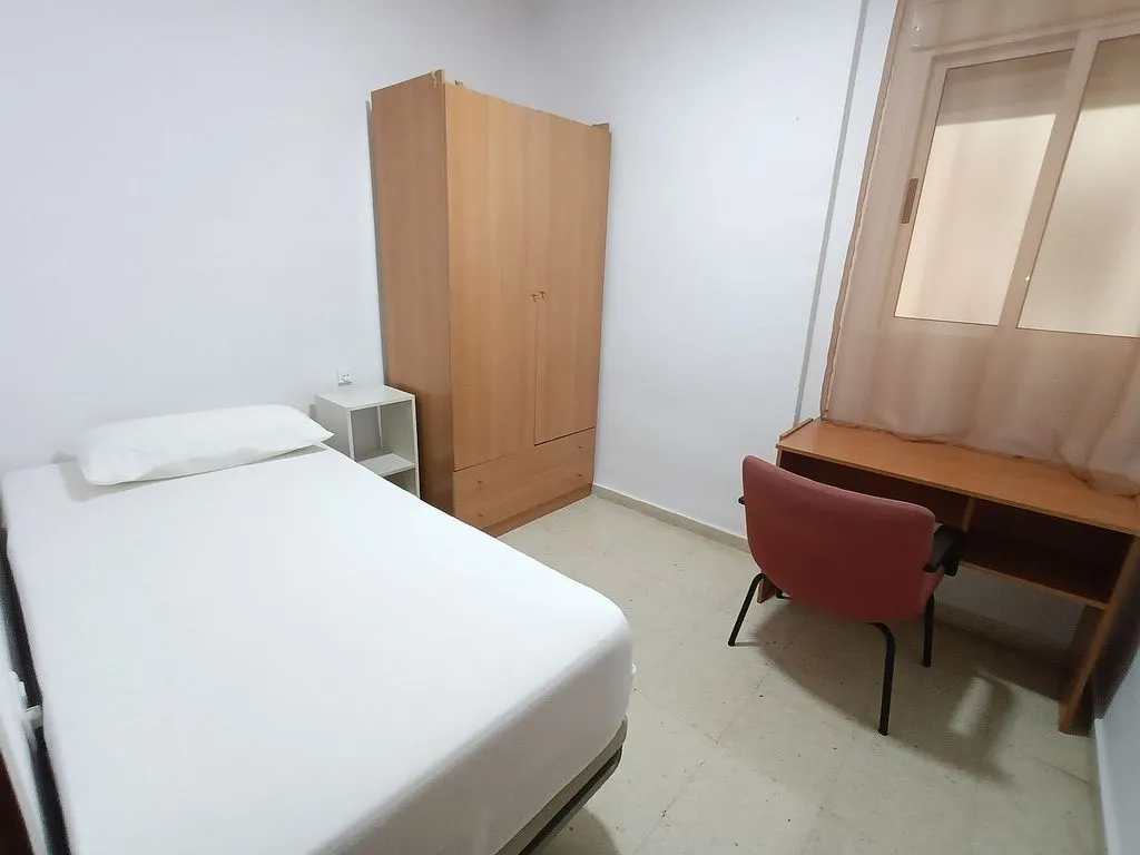 Camere da letto - Student Flat with Balcony in Central Location