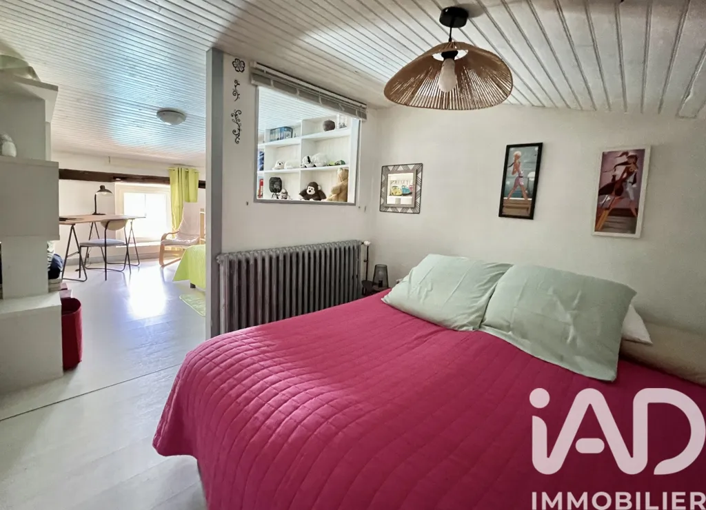 8-toaline maja asukohas Thairé
