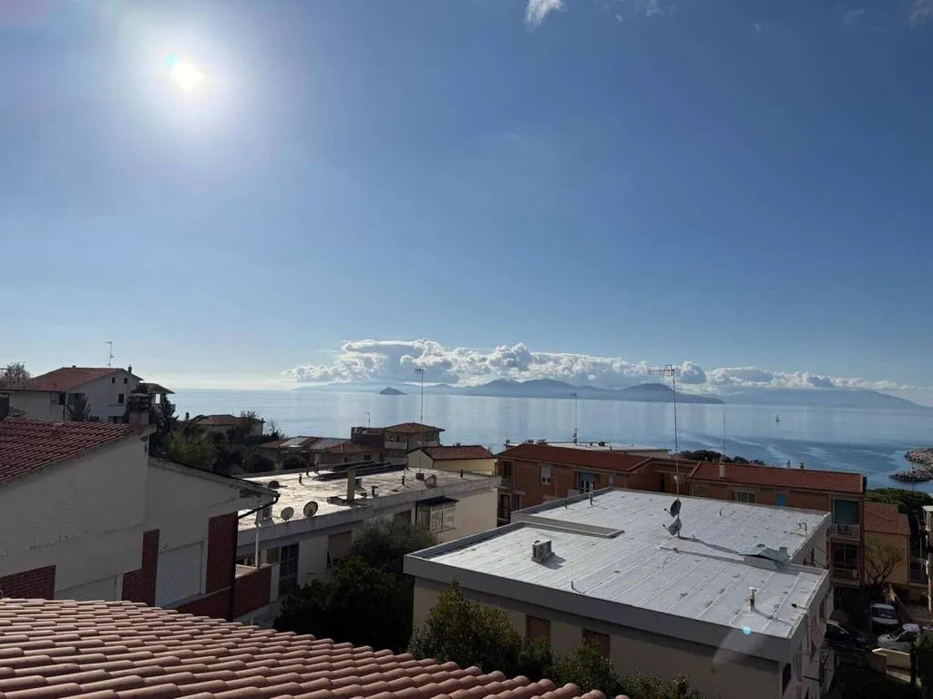 Terrace - Luxury Flat with Private Courtyard in Piombino