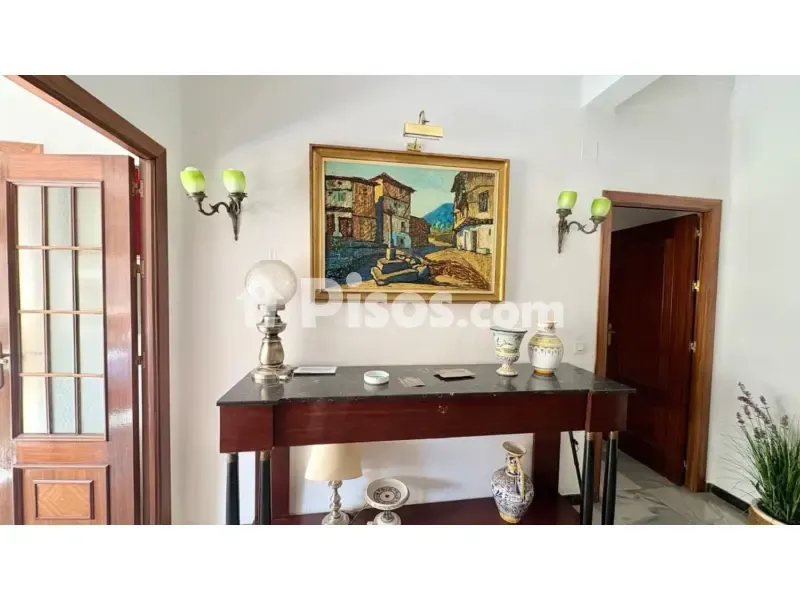 Hallway - Spacious Apartment with Balcony in Calle Asunción