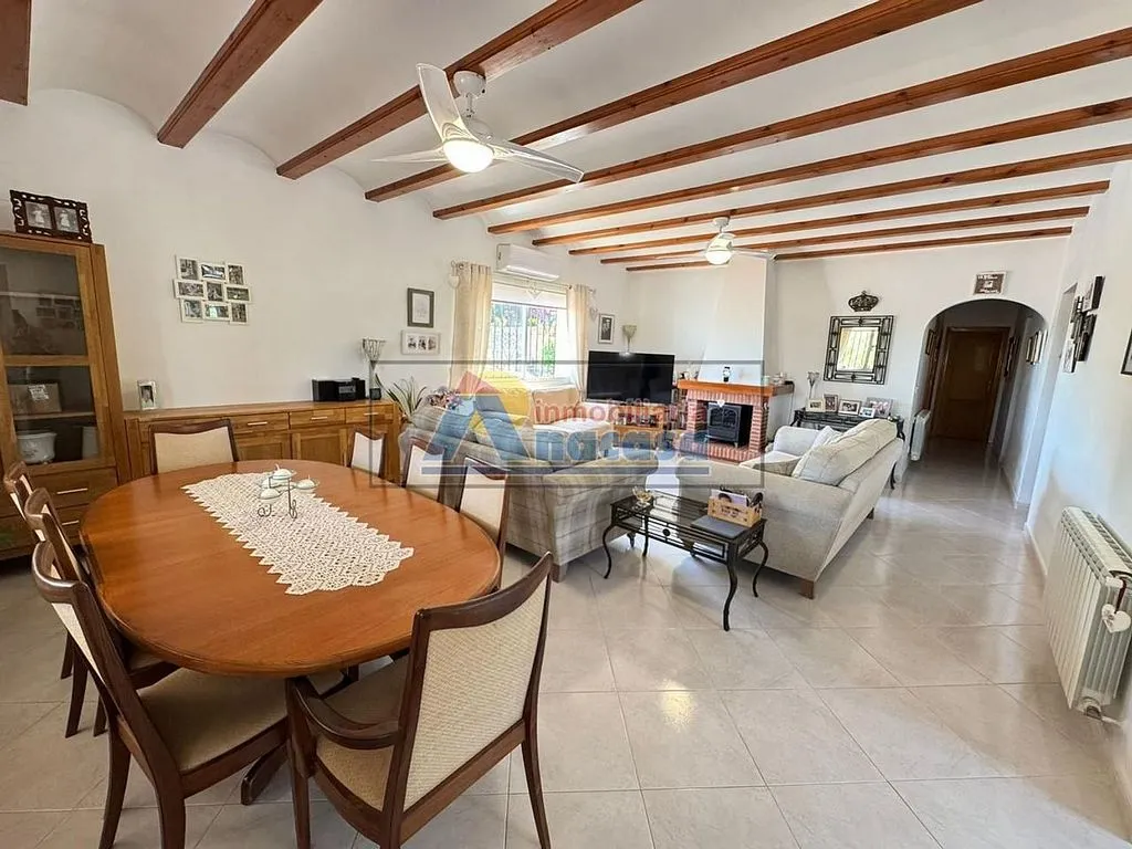 Söögituba - Chalet with Pool and Terrace in Villalonga
