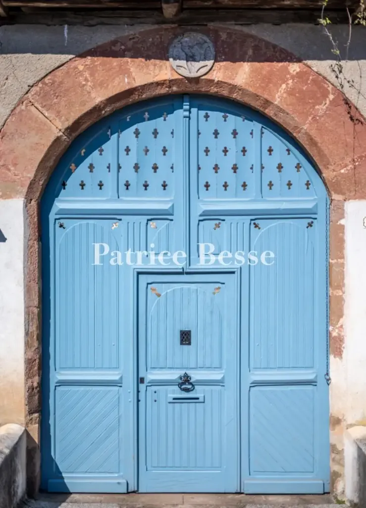 Extérieur - Manoir du 17e s. avec Dépendances en Corrèze