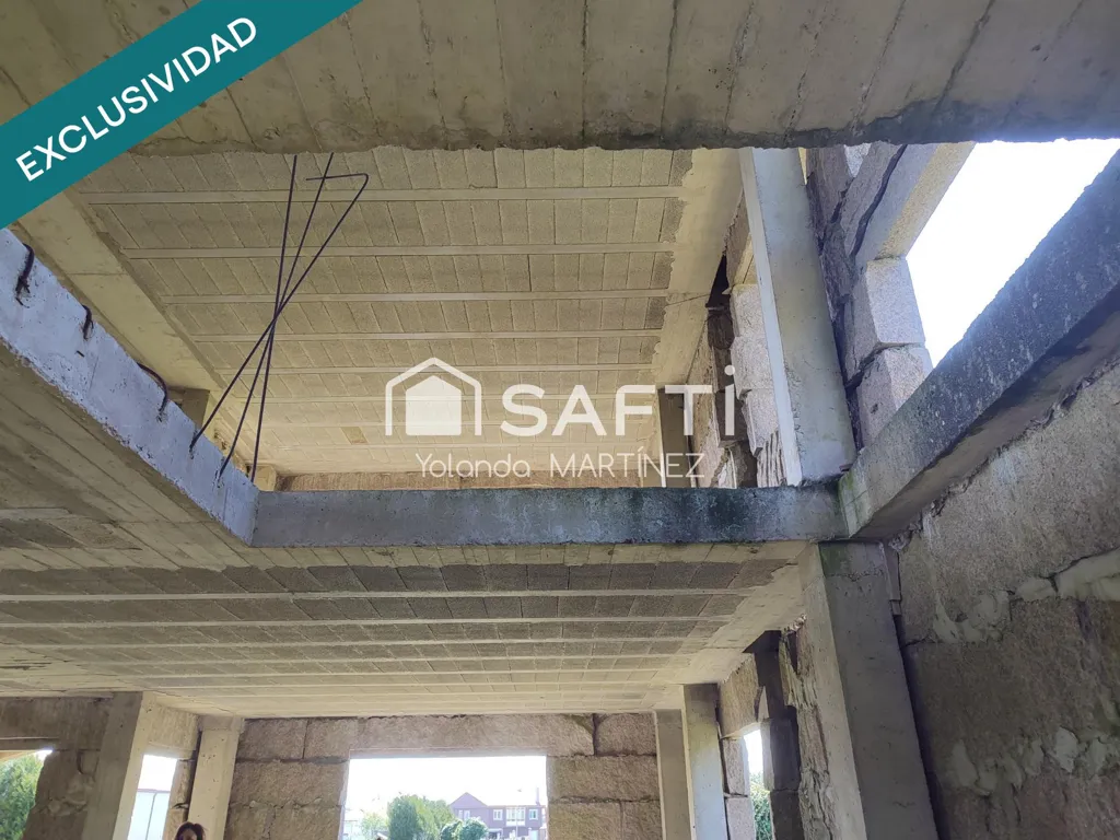 Rooms - Unfinished House with Balcony near Santa Comba