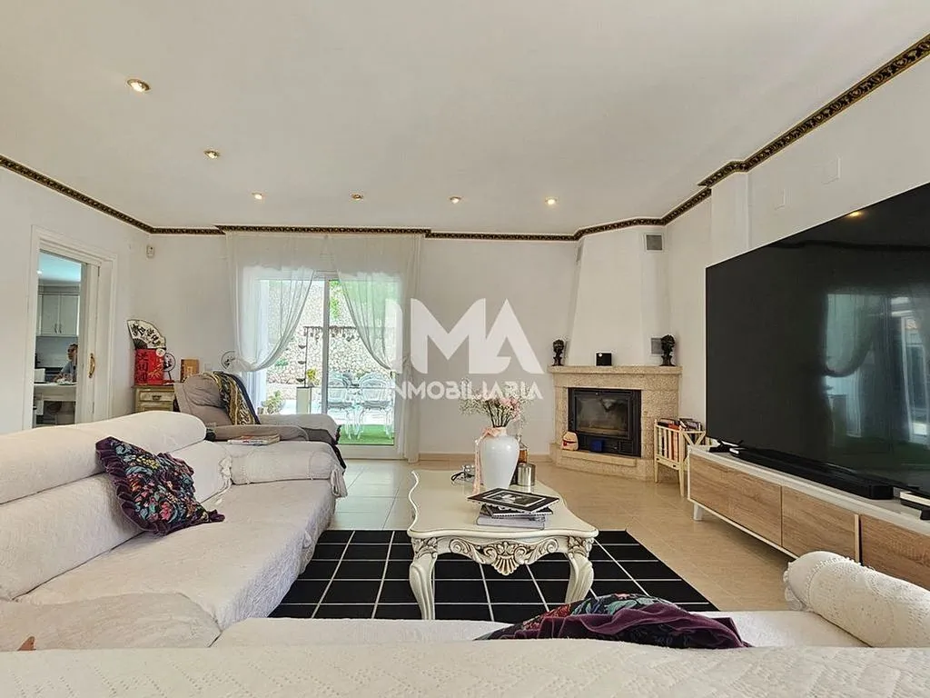Living Room - Chalet with Pool and Terrace in Montepilar