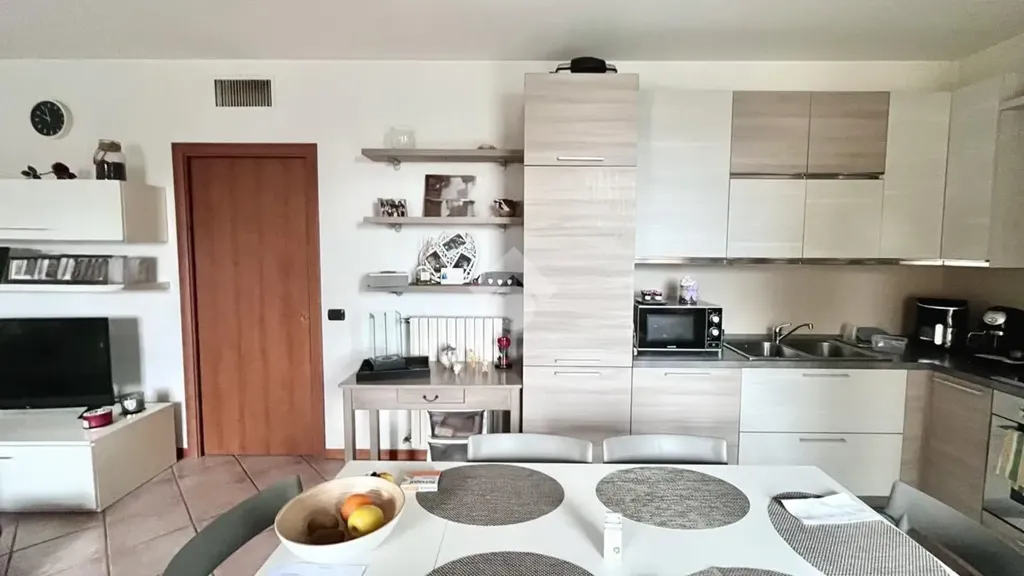 Salle à manger - Trilocale with Terrace in Adro