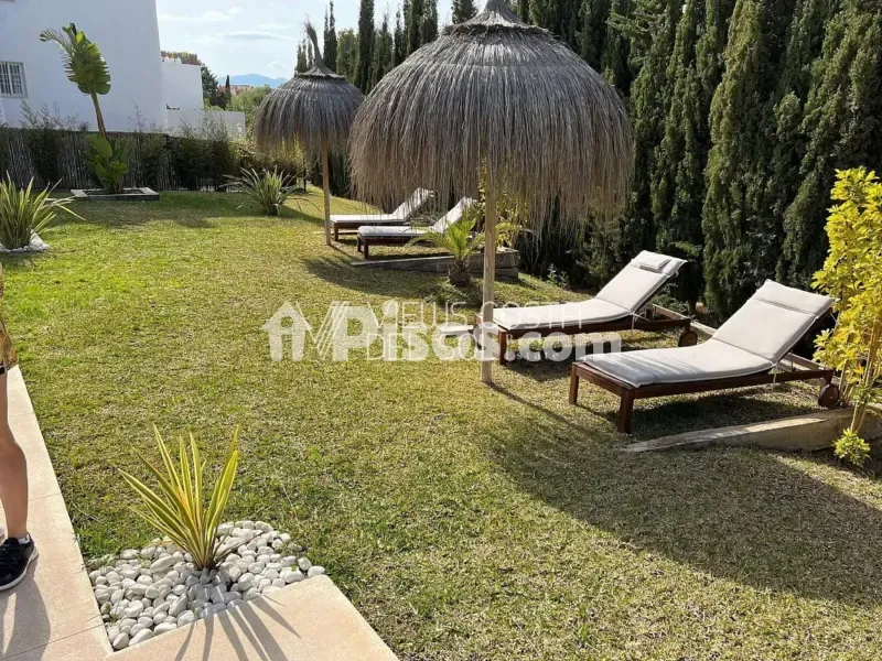 Jardin - Ground Floor Apartment with Terrace in Casco Antiguo