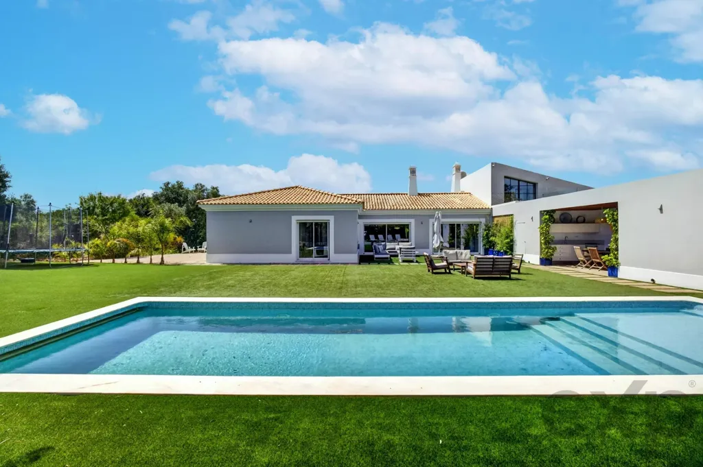 Piscine - Single-Story Villa with Private Pool in Vale da Rosa