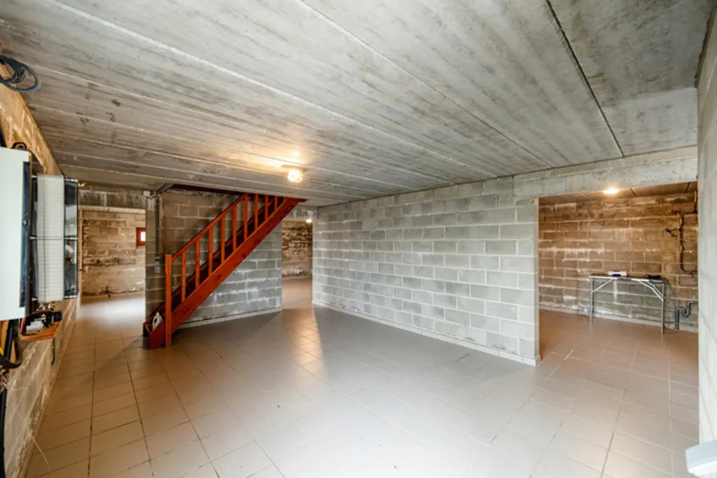 Garage - Villa avec jardin et terrasse à Durbuy