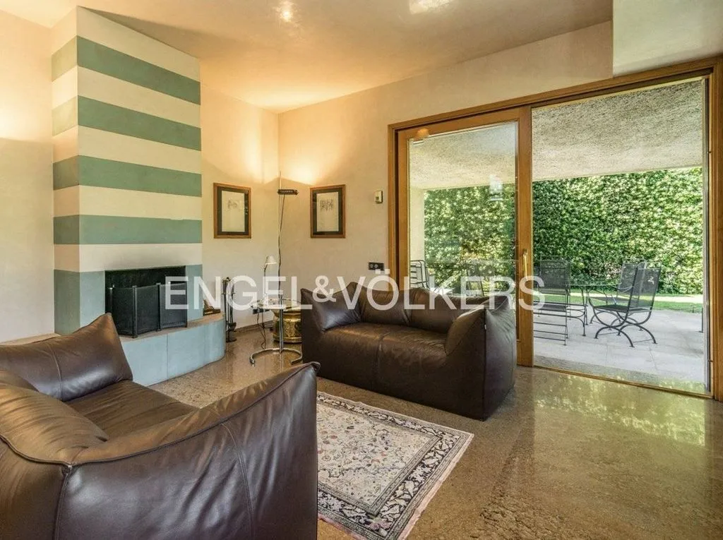 Elutuba - Luxury Villa with Pool in Lipomo, Lombardy