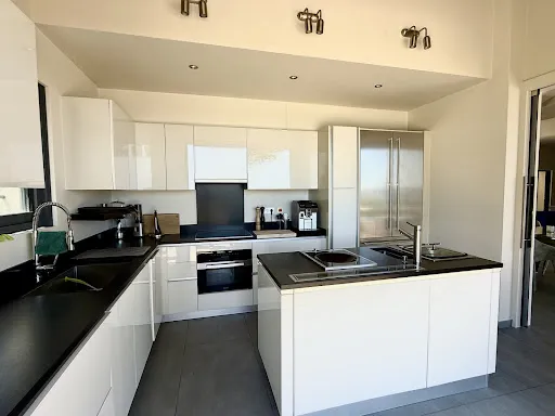 Köök - Luxury Villa with Sea View in Grimaud