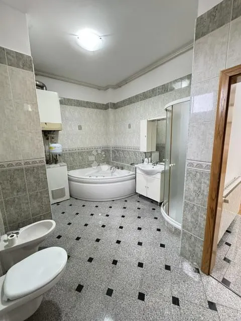 Vannitoad - Flat for 15 Workers in Gornja Dubrava