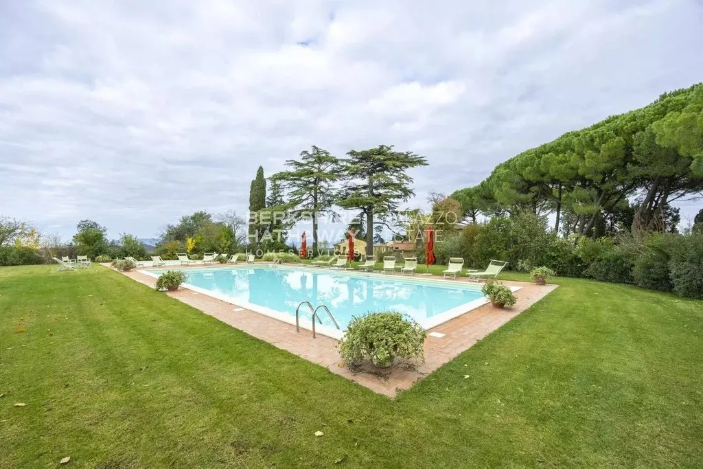 18th Century Villa with Pools in Palaia