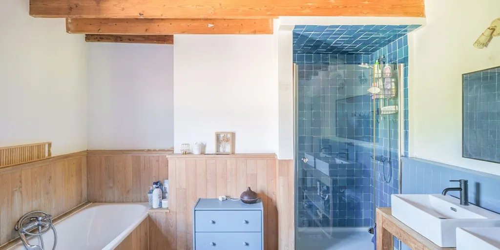 Salles de bain - Maison Charmante avec Jardin à Balegem