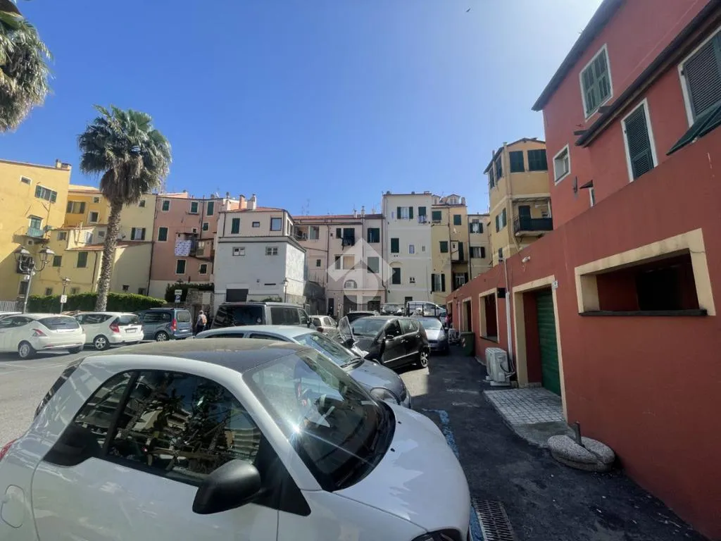 Välivaade - 4-Room Apartment with Balcony in Oneglia