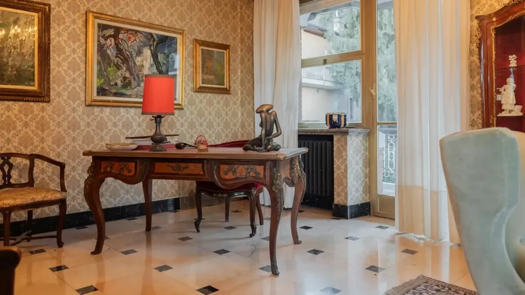 Bureau - Penthouse with Terraces in Torino's Crimea