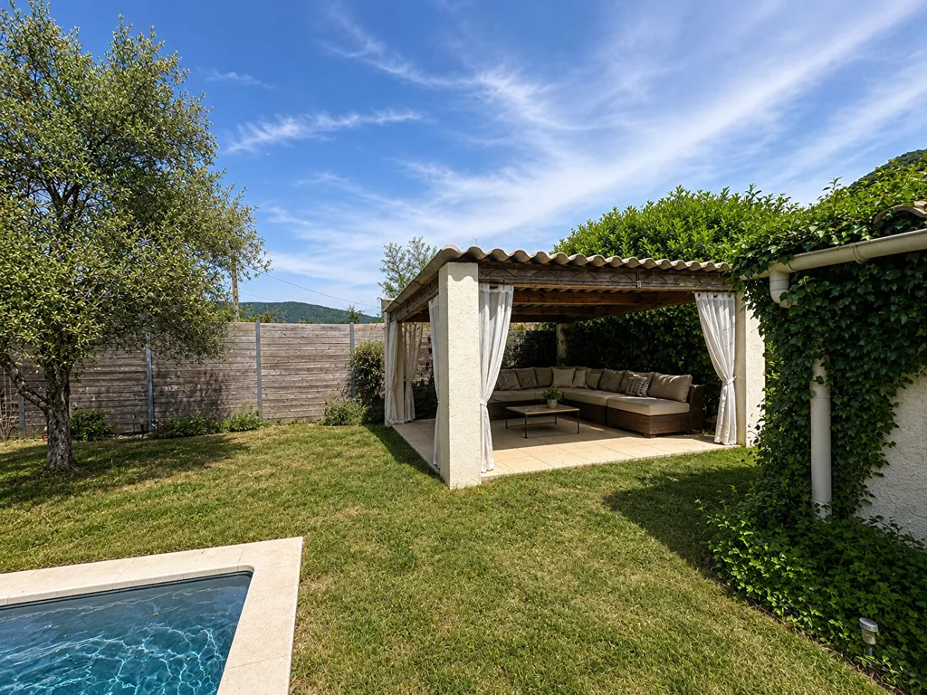 Piscina - Spacious House with Pool near Nyons