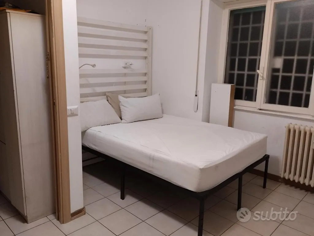 Chambres - Bright Room with Three Windows in Colli Albani