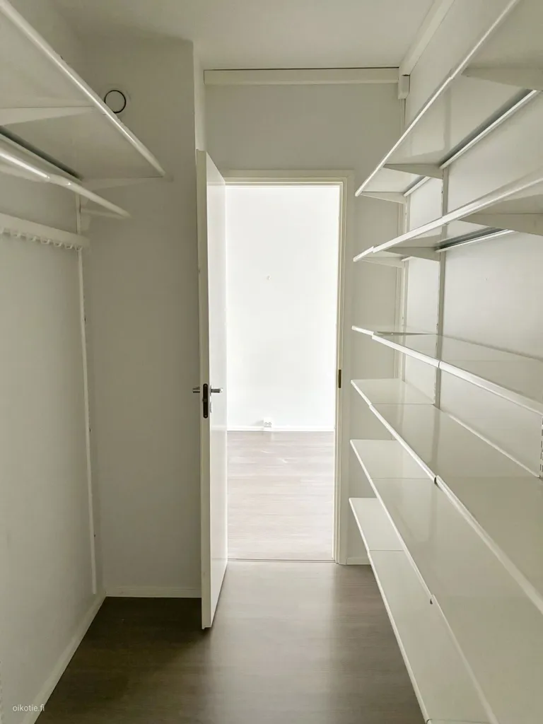 Pièces - Bright Apartment with Balcony in Länsimäki, Vantaa