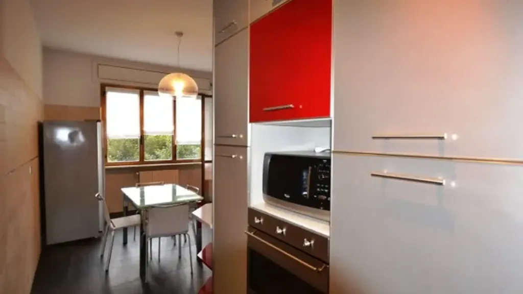 Cuisine - Rearfacing Apartment with Balcony in Biella