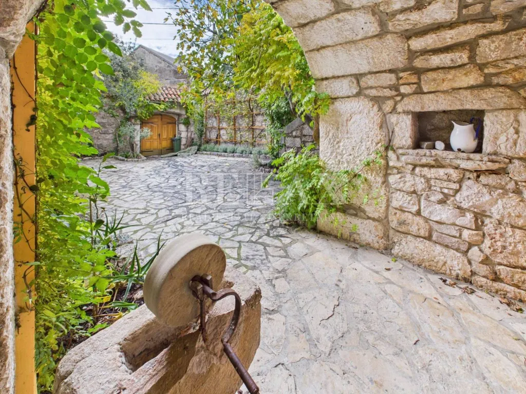 Jardin - Charming Stone House with Sea View in Grižane
